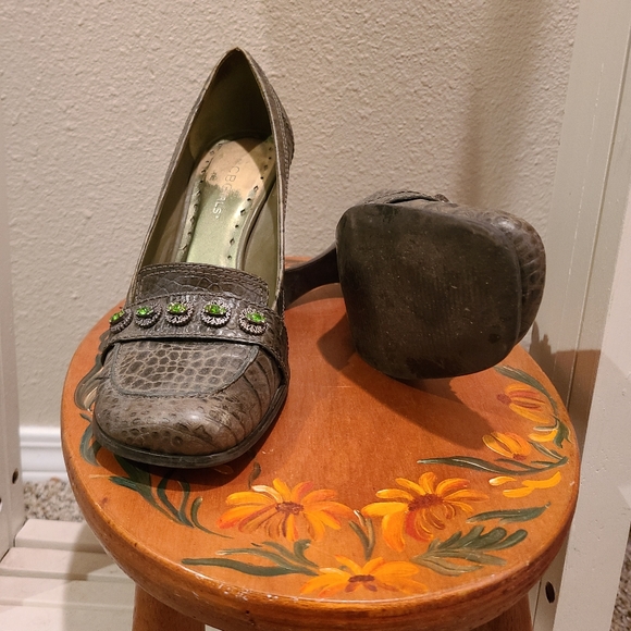 Green Rhinestone Heels - Picture 6 of 6